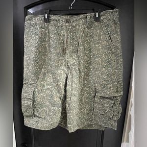 Levi’s Camo Cargo Mens Shorts Size 38